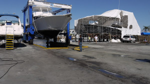 boat services in fort lauderdale florida, boatyard lift photo